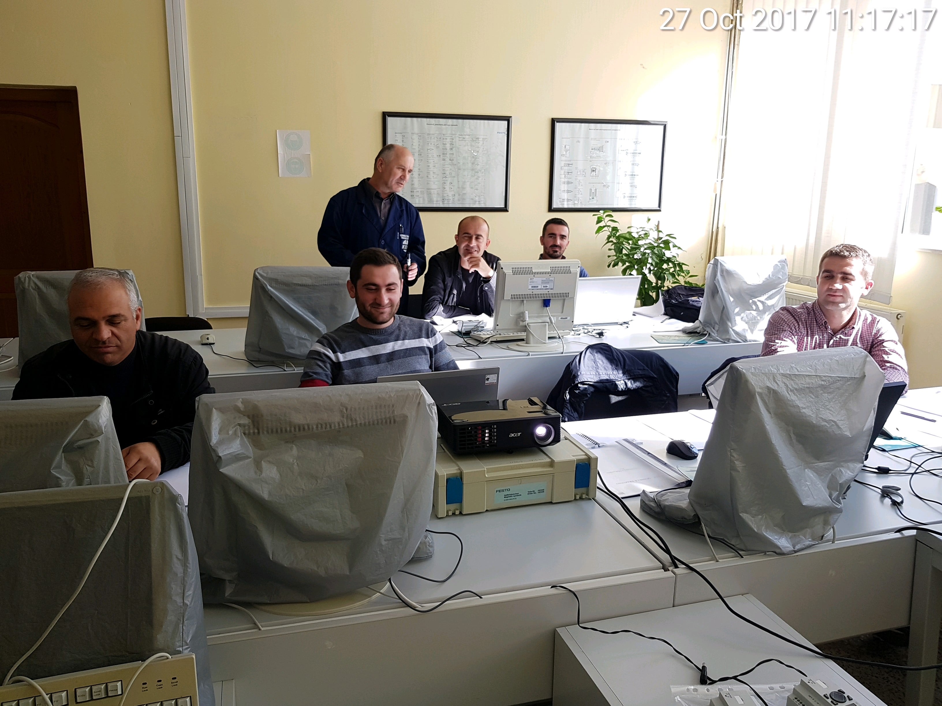 1_TimePhoto_20171027_111717-min